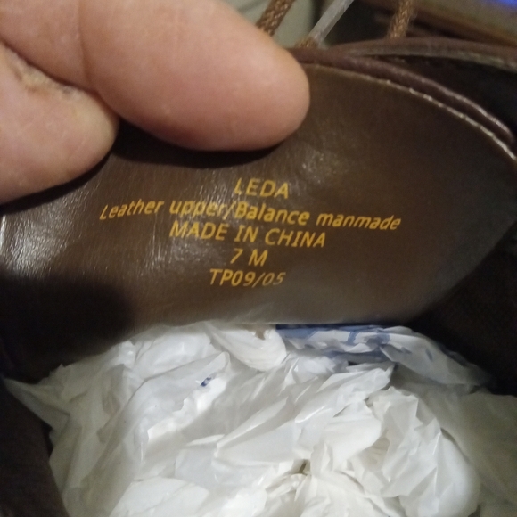 Liz Claiborne Flex "Leda" Lace Up Leather Ankle Boots - Picture 7 of 7